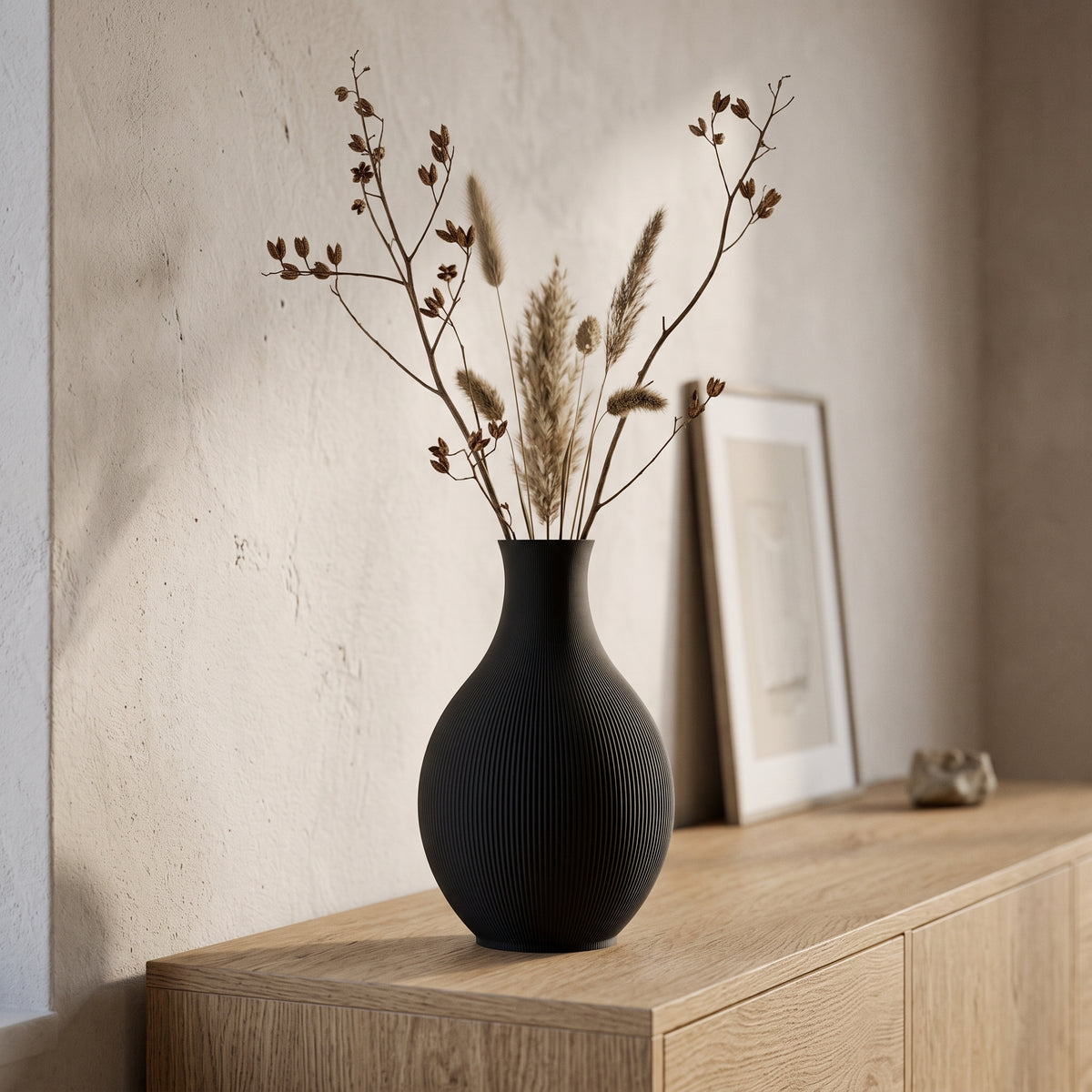 Lyric - Verticaal Ribbelig Boller Minimalistische Vaas — sfeer (zwart)