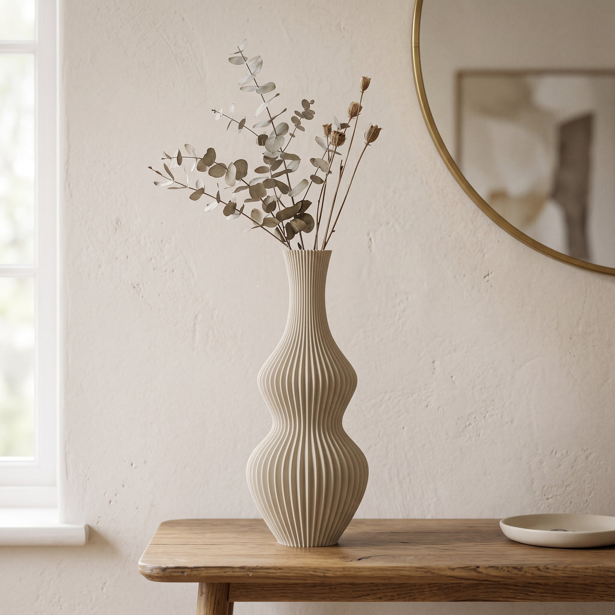 Oriel - Golvende Geribbelde Sculpturale Vaas — sfeer (creme)