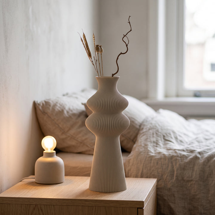 Merit - Gegroefde Tapse Dubbelbollige Moderne Vaas — sfeer (creme)