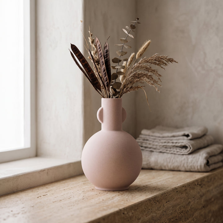 Nessa - Bolvormige Taps Sculpturale Moderne Vaas — sfeer (bloesem-1455145_bloesem__20260928T170503Z)