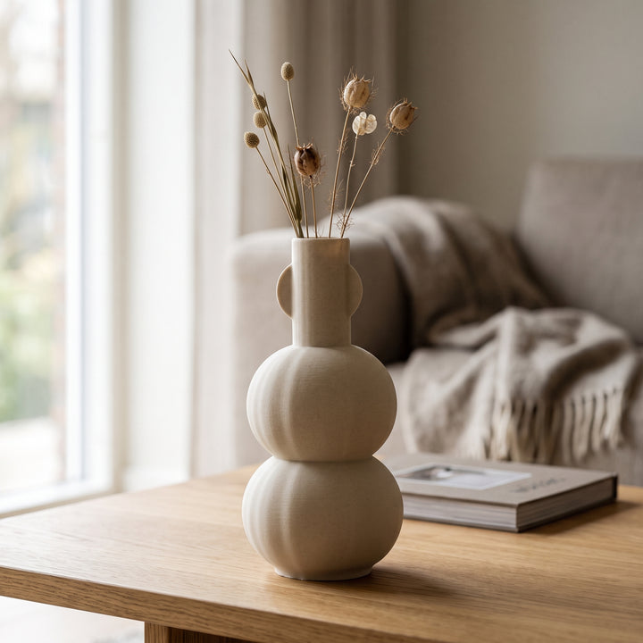 Zelma - Gestapelde Bolvormige Sculpturale Vaas — sfeer (creme-1456121_creme__20260928T170410Z)