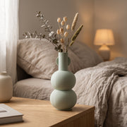 Zelma - Gestapelde Bolvormige Sculpturale Vaas — sfeer (salie-1456121_salie__20260928T170427Z)