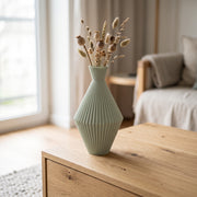 Arden - Geribbelde Facetten Geometrische Sculpturale Vaas — sfeer (salie)