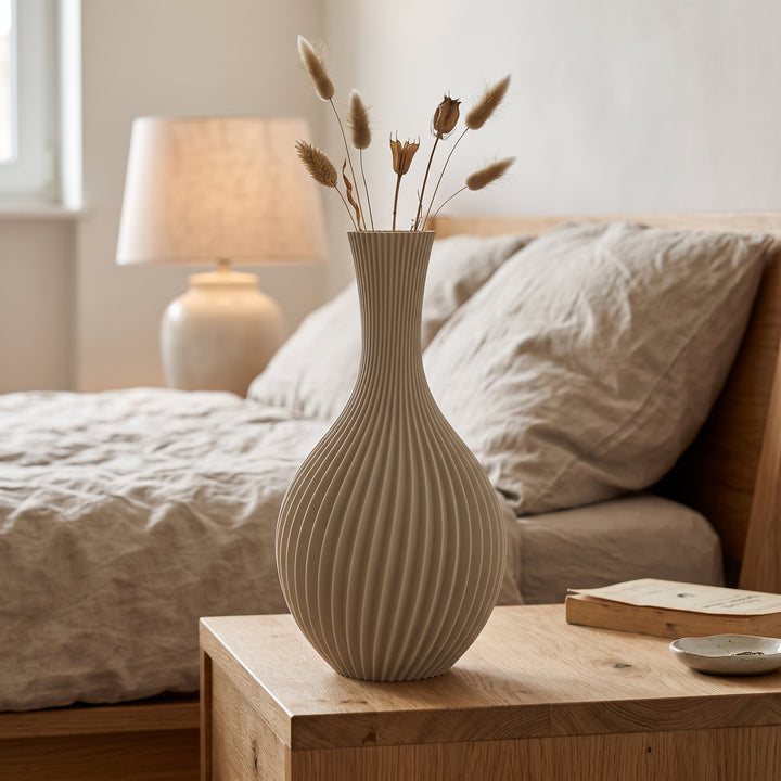 Iris - Spiraal Geribbelde Sculpturale Vaas — sfeer (creme)
