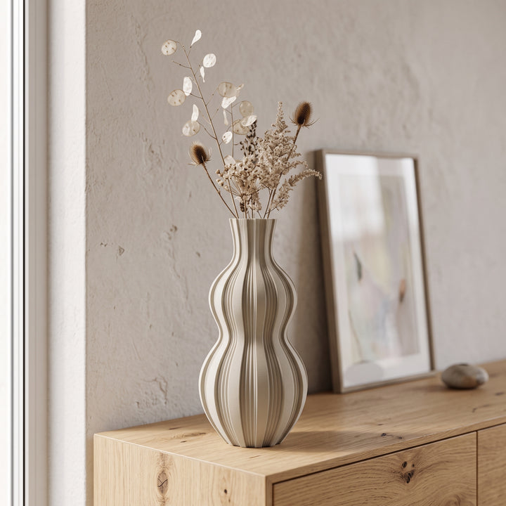 Jorik - Golvend Geribbeld Silhouet Moderne Vaas — sfeer (creme)