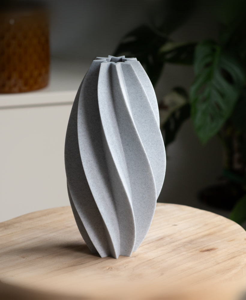 Ceris - Spiraalvormige Geribbelde Sculpturale Vaas — sfeer (1506686_4)