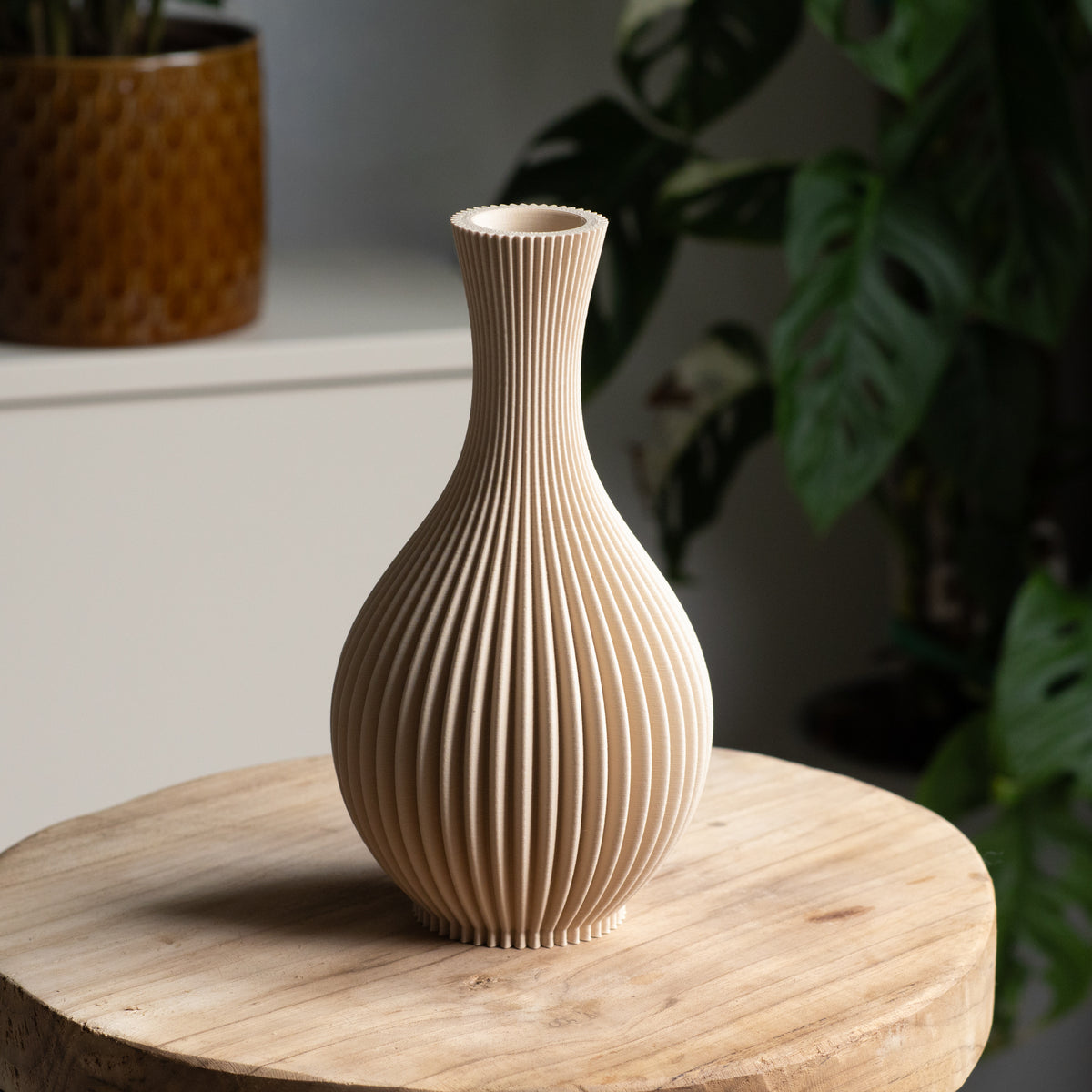 Caden - Geribbelde Taps Toelopende Moderne Vaas — sfeer (1511304_4)