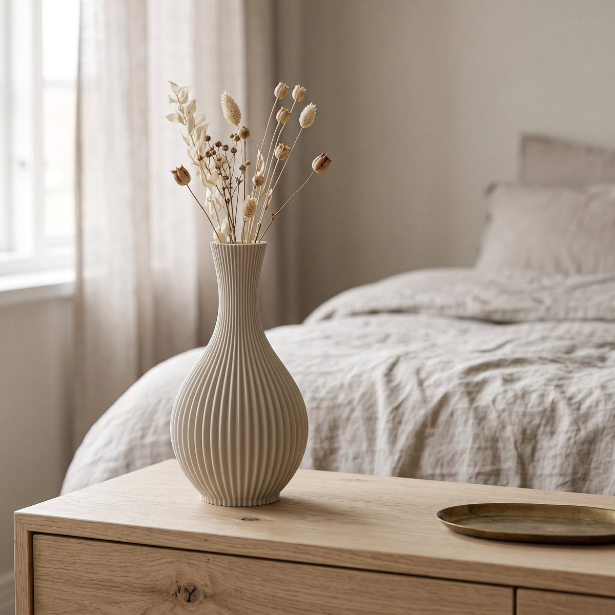 Caden - Geribbelde Taps Toelopende Moderne Vaas — sfeer (creme)