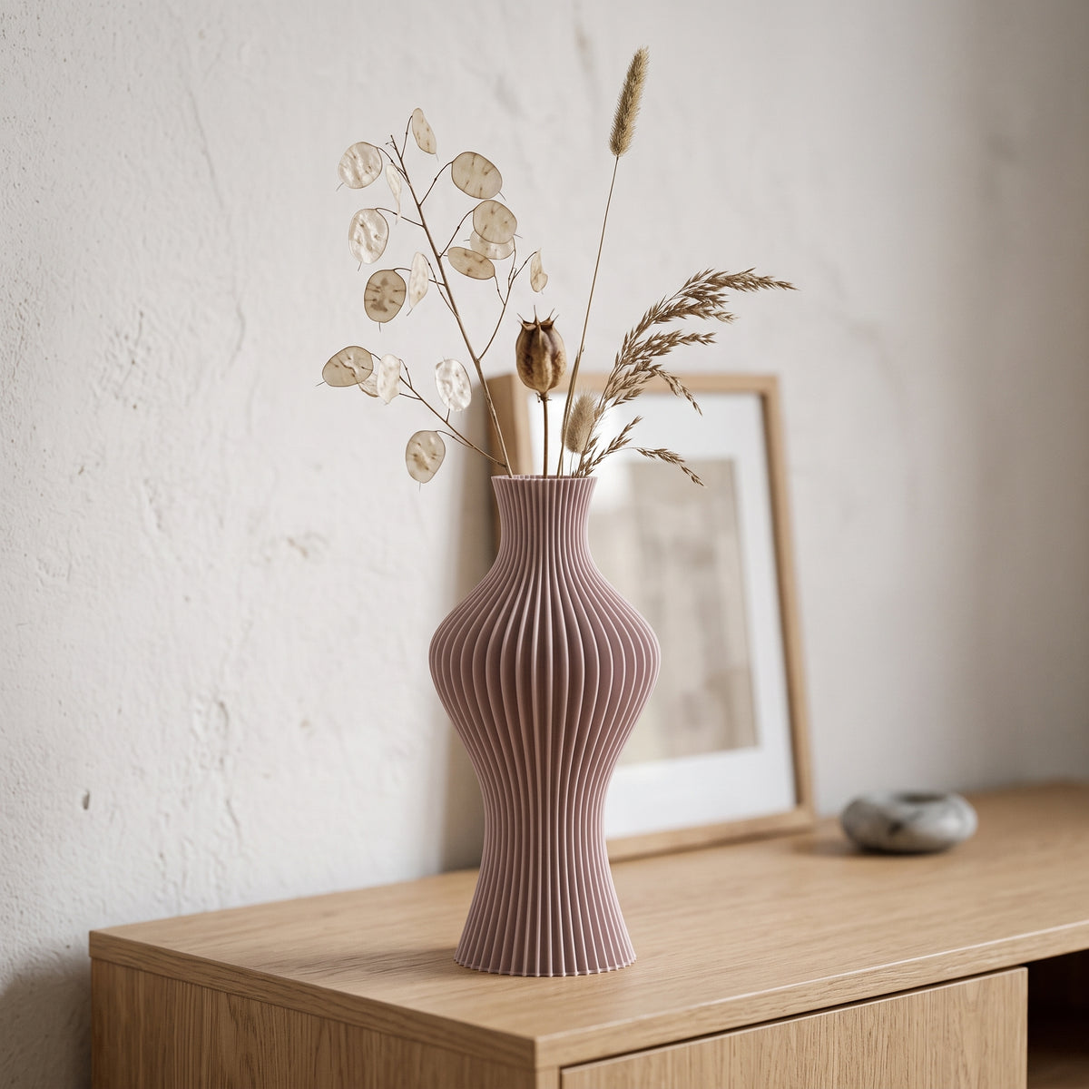 Flint - Gegroefde Sculpturale Moderne Vaas — sfeer (bloesem)