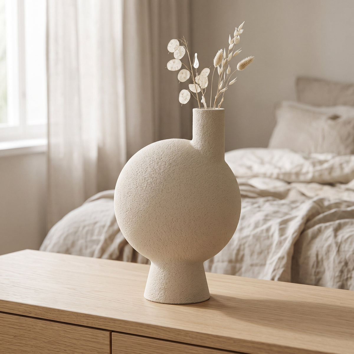 Helia - Asymmetrische Organische Sculpturale Vaas — sfeer (creme)