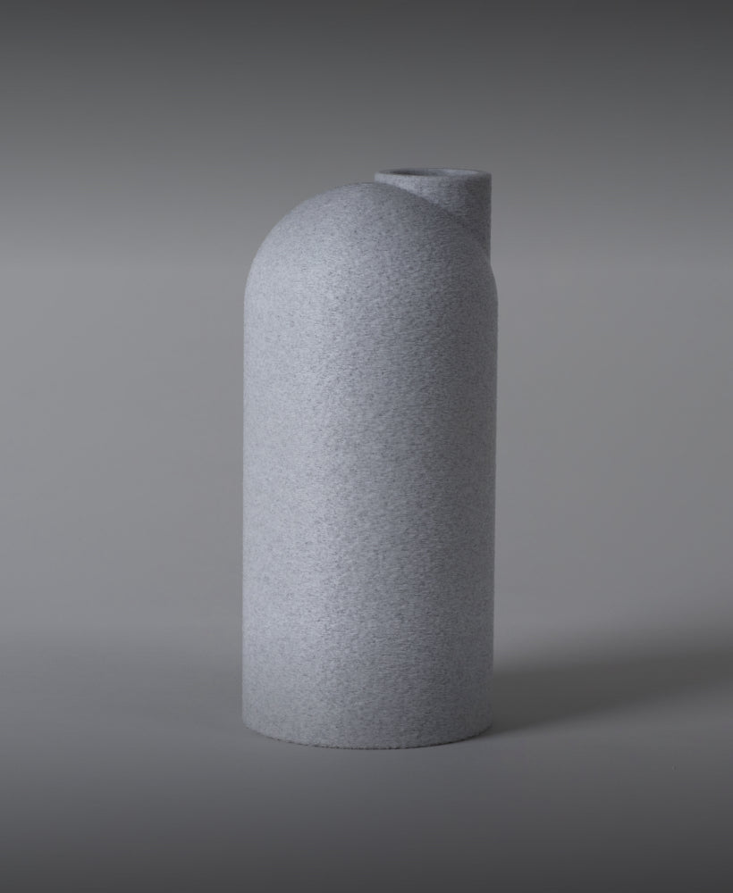 Liora - Gegroefde Asymmetrische Minimalistische Vaas — sfeer (1559835_7)